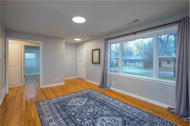 Foto del edificio - 1004 E Cedar St