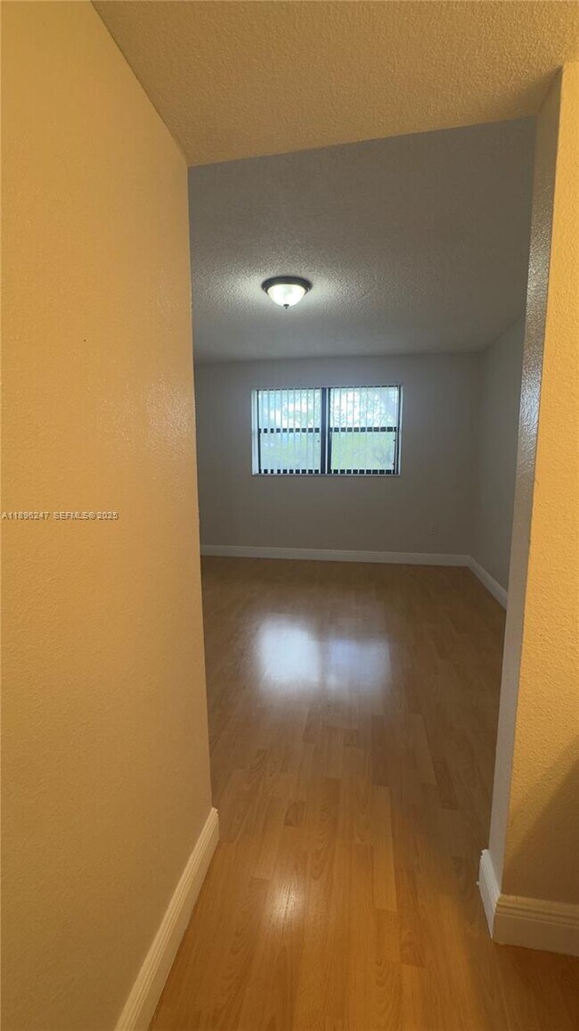 Building Photo - 9998 Nob Hill Pl