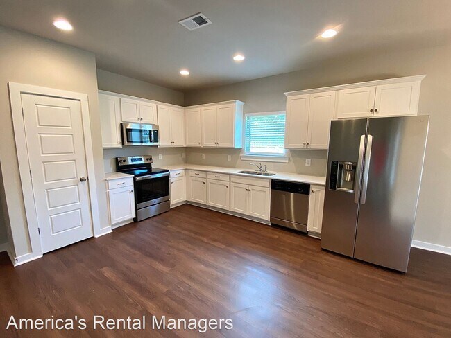Foto del edificio - 4 br, 2 bath House - 37 Dreher Road