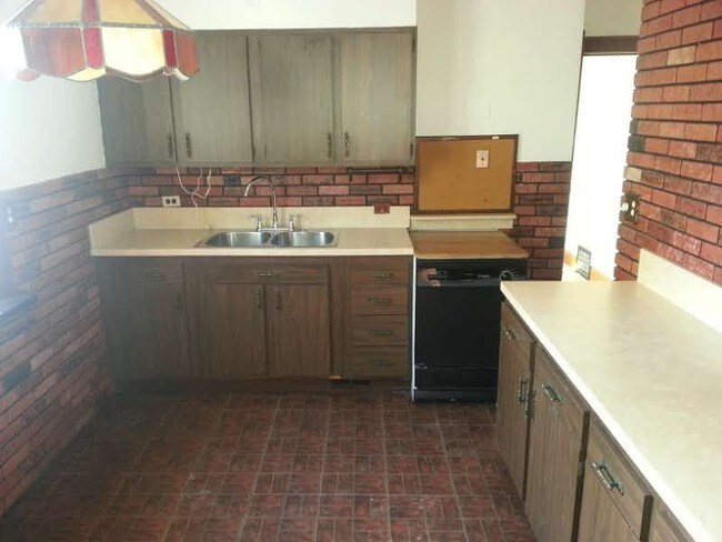 Building Photo - 518 N 54th St