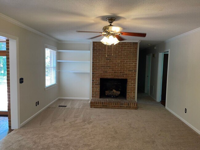 Foto del edificio - Beautiful Private Three Bedroom Home in So...