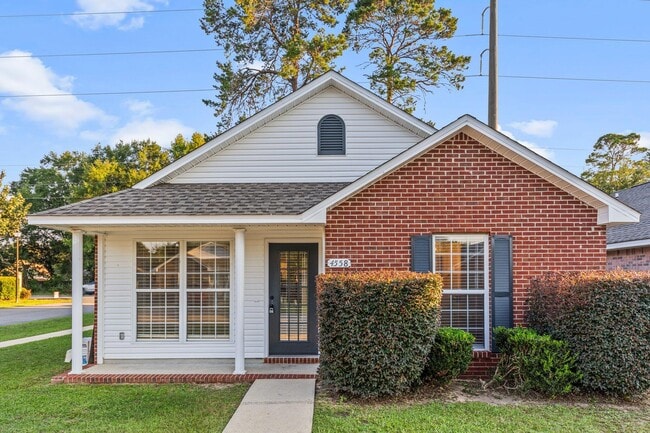 Foto del edificio - 4558 Barrington Ln