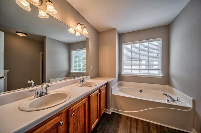 Foto del edificio - 3329 Chastain Landings Ct