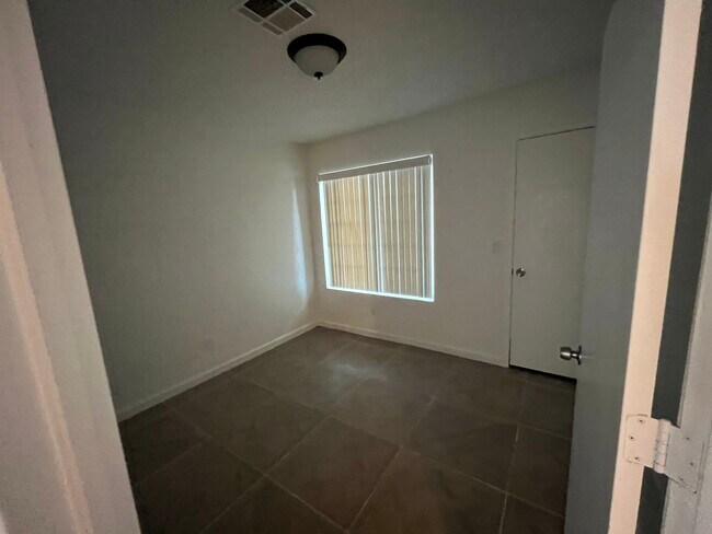 Foto del edificio - 2126 W Monona Dr