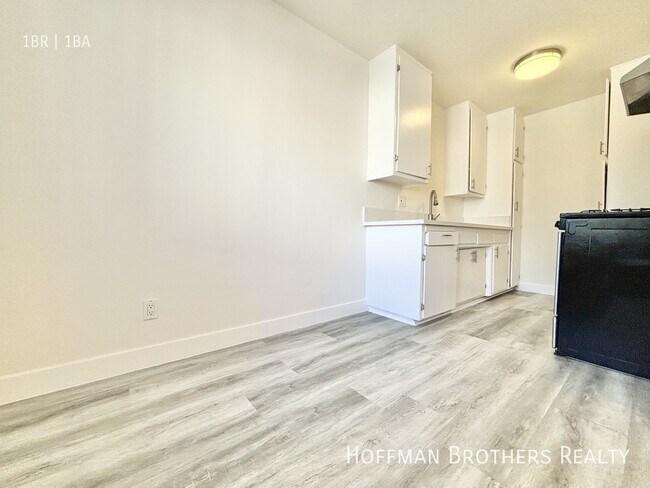 Foto del edificio - 1088 W 39th St