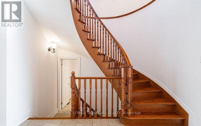 Building Photo - 6844 Golden Hills Way