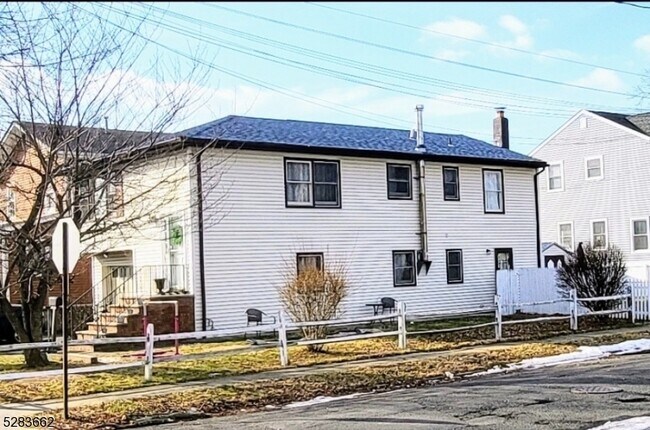Building Photo - 144 N Lehigh Ave