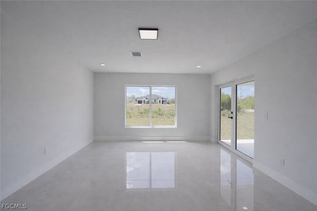 Building Photo - 4529-4531-4529 18th St SW