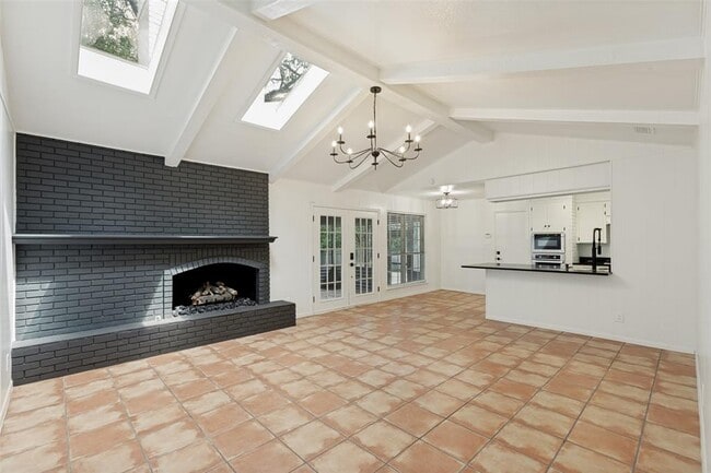 Building Photo - 1700 Barton Hills Dr