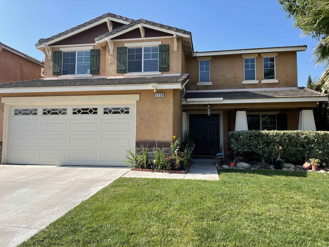 Primary Photo - 1120 Tangerine Dr