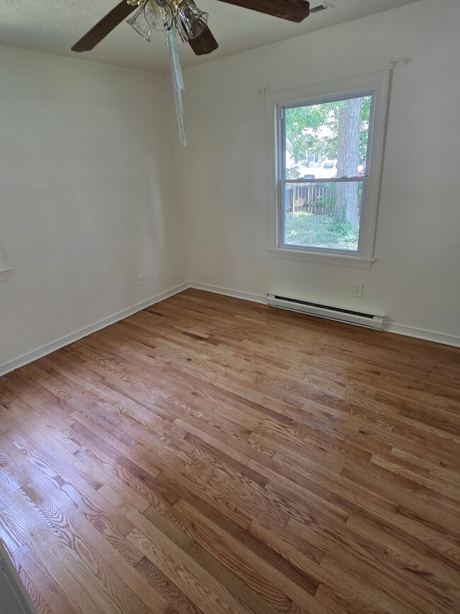 Bedroom 2 - 8 N Fern Ave