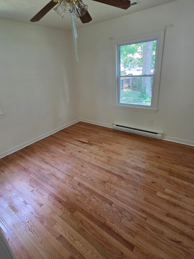 Dormitorio 2 - 8 N Fern Ave