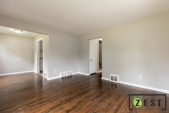 Foto del edificio - 19366 Woodside St