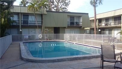Foto del edificio - 1852 Golf View Ave