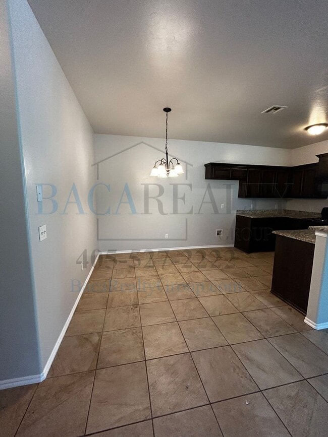 Photo - 3BR 2BA duplex with 2 car garage in Yukon!! House