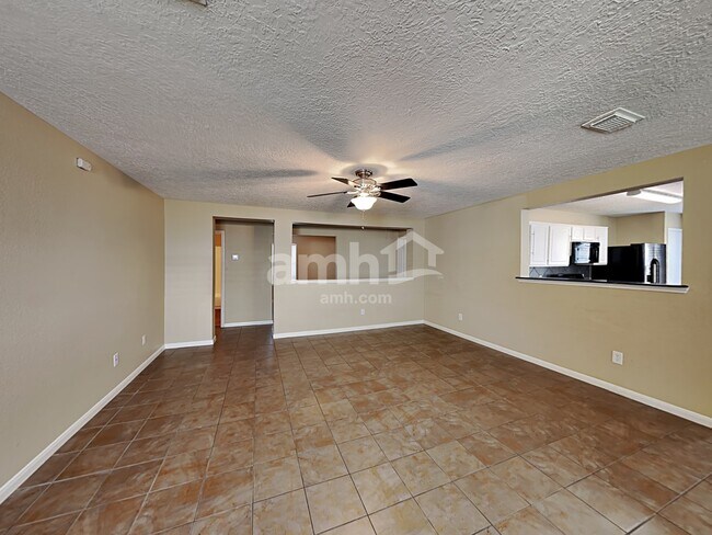 Foto del edificio - 29231 Legends Green Dr