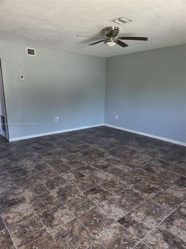 Foto del edificio - 1352 NE 116th St
