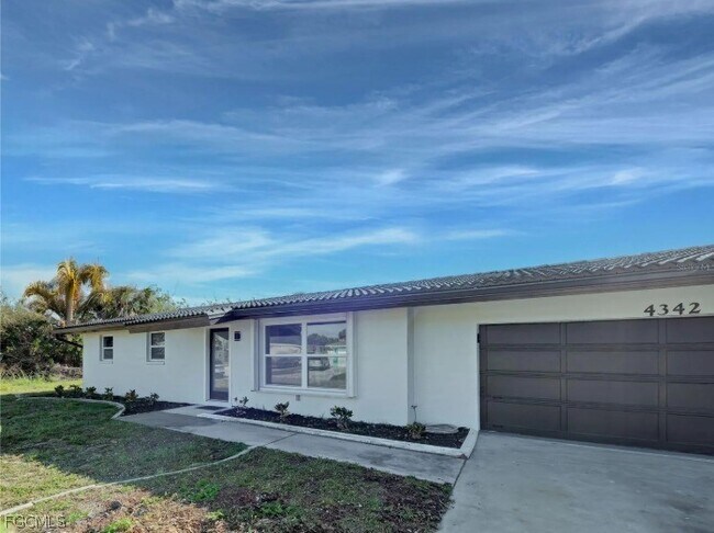 Foto del edificio - 4342 Ewing Cir