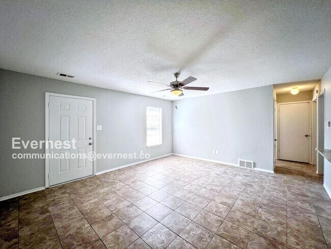 Building Photo - 3455 Castle Dr