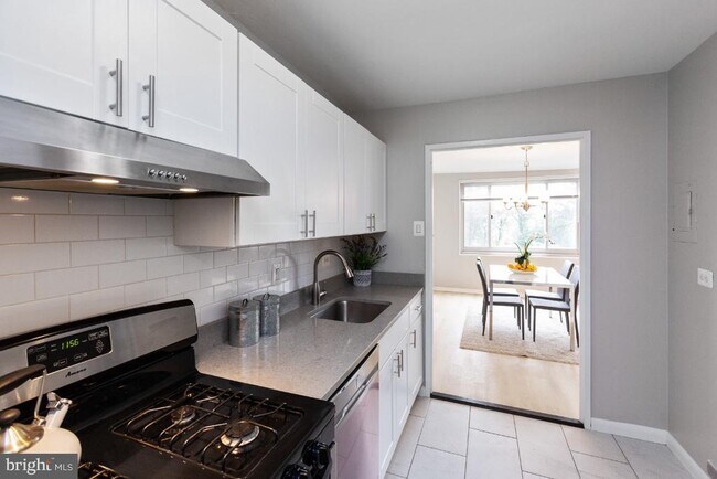 Building Photo - 1900 Lyttonsville Rd