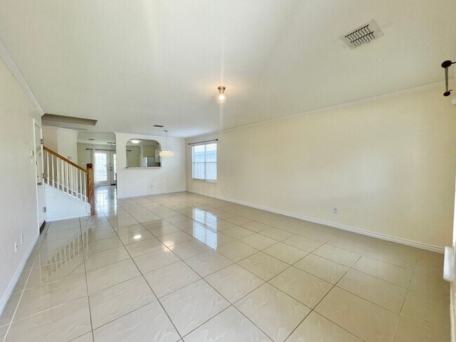 Foto del edificio - Beautiful 4 Bedroom Home in Gated Community!