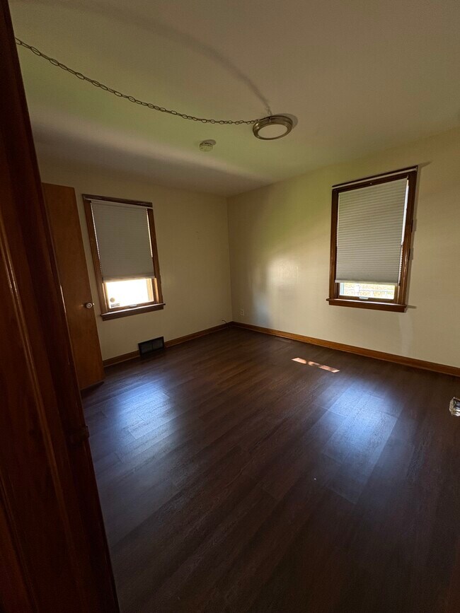 Foto del edificio - 1014 Roslyn Ave SW