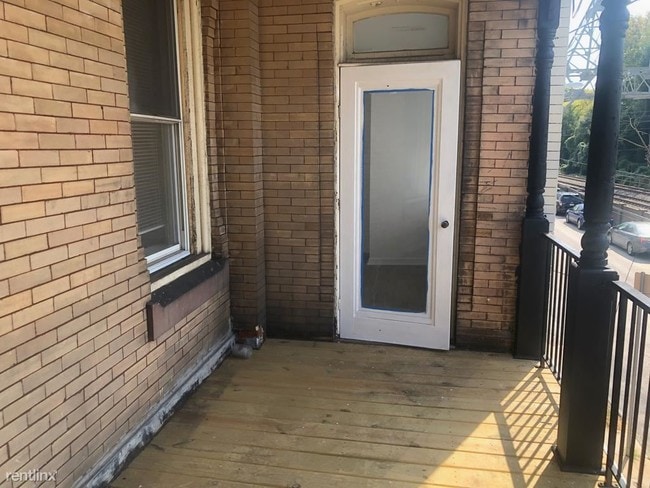 Building Photo - 4001 Cresson St