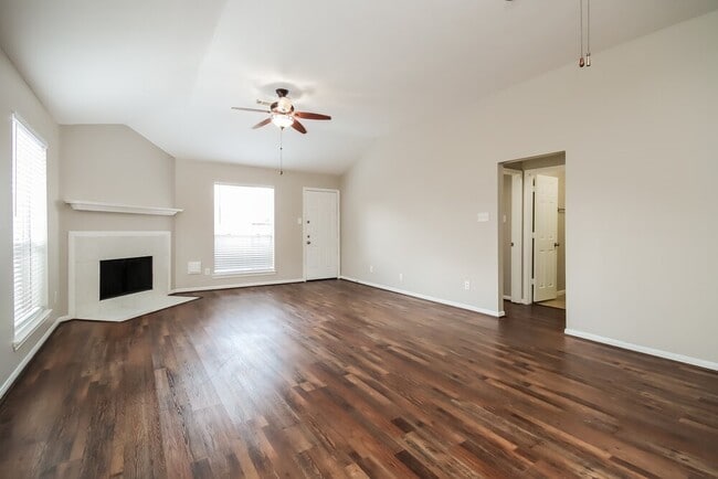 Foto del edificio - 7457 Parkland Manor Dr