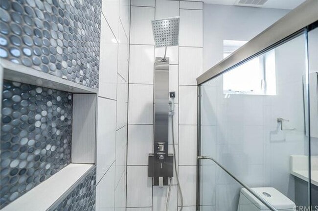 Building Photo - 4820 St Charles Pl