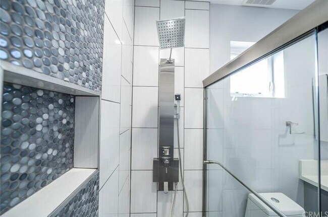 Foto del edificio - 4820 St Charles Pl