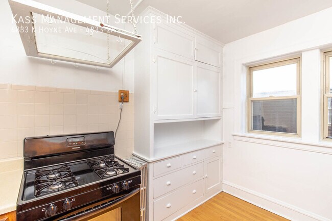 Foto del edificio - 4833 N Hoyne Ave