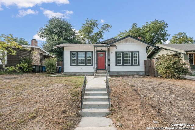 Primary Photo - 906 W Summit Ave.