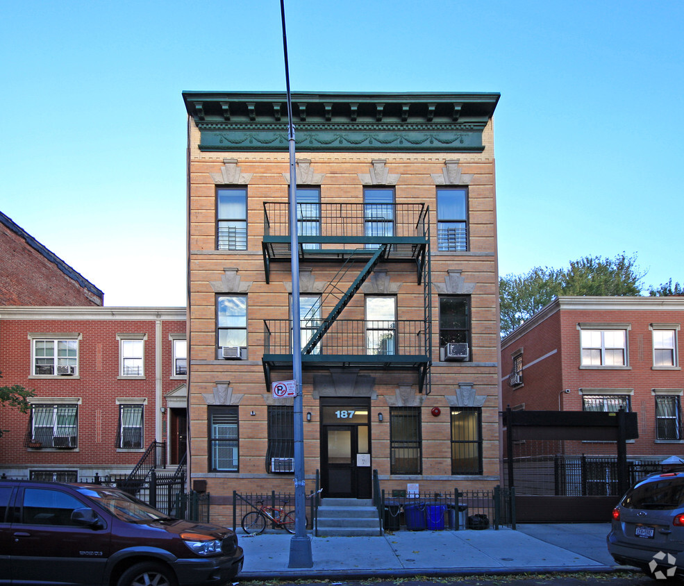 Primary Photo - Knickerbocker Avenue Cluster