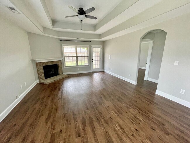 Building Photo - Nice Home Centrally Located in Athens!