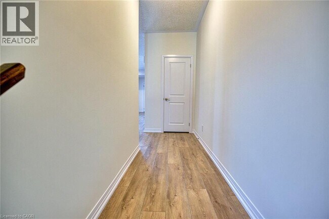 Building Photo - 261 Woodbine Ave