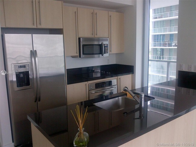 Foto del edificio - 79 SW 12th St