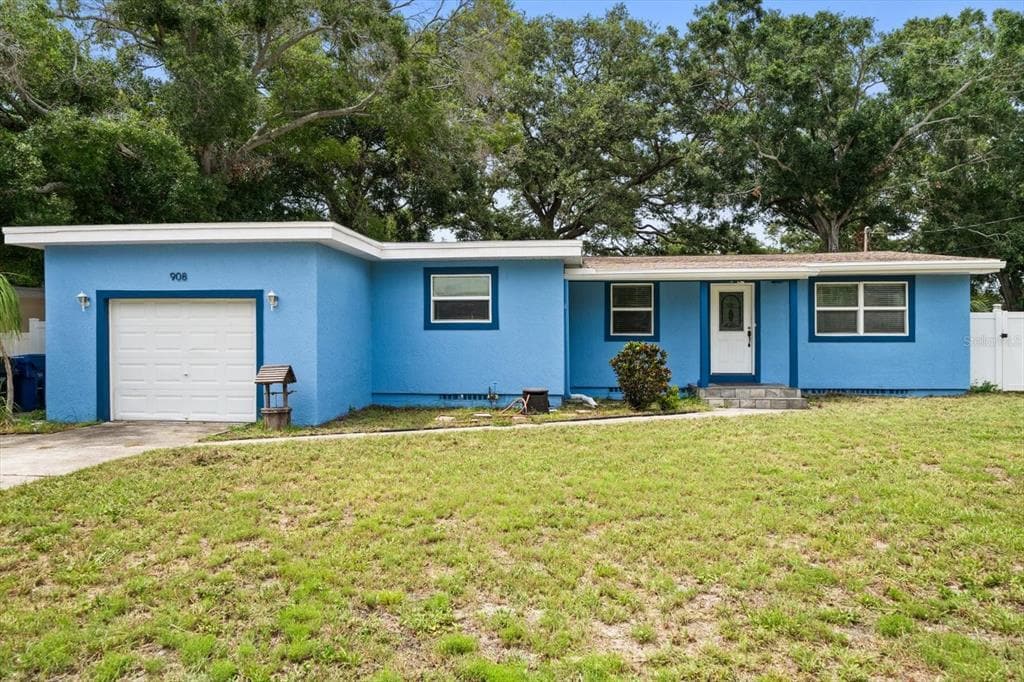 Primary Photo - 908 S Palm Dr SW