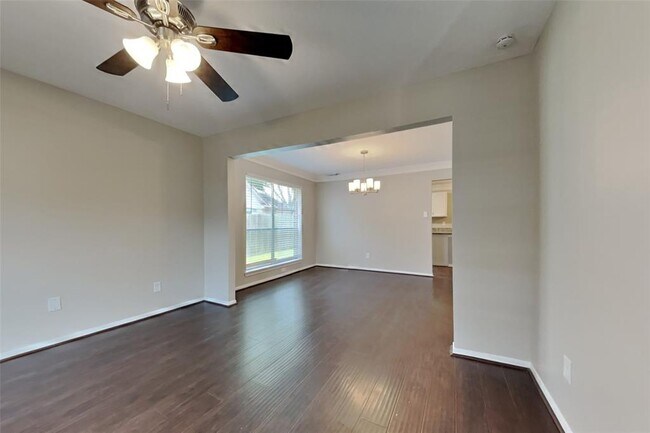 Building Photo - 2916 Tower Bridge Ct
