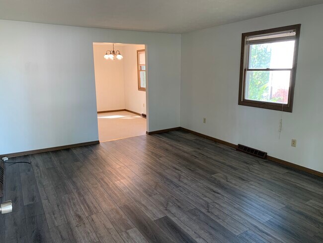 Foto del edificio - 7486 Seymour St NW