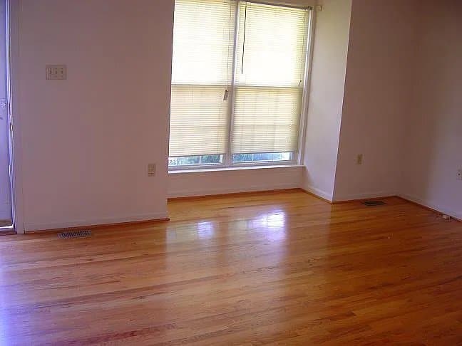Building Photo - 301 Barrington Ln