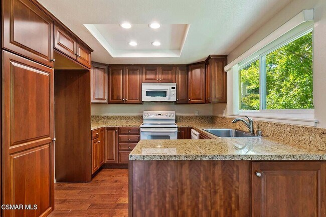 Foto del edificio - 12 Sparrowhawk Ln