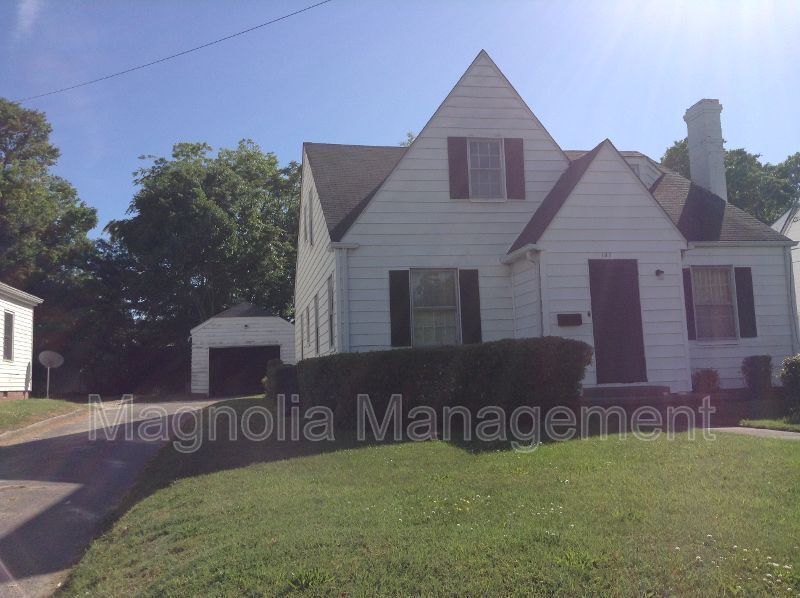 Primary Photo - 137 W Andrews Ave