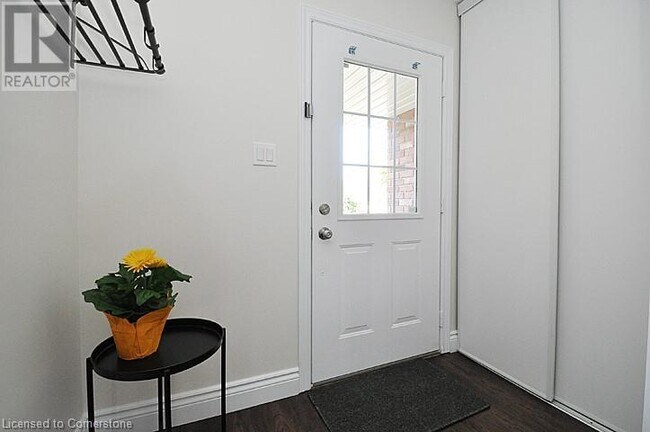 Building Photo - 390 Pastern Trail