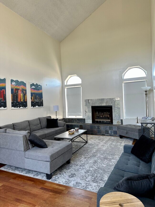 Foto del edificio - 6124 Hazelhurst Plz