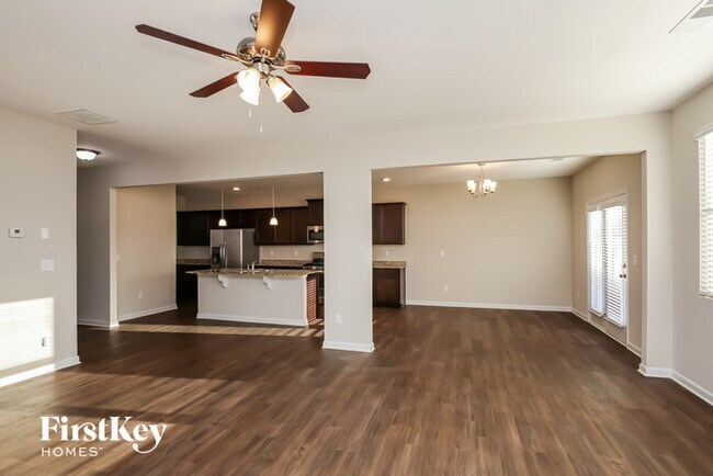 Foto del edificio - 73 Maple Brook Dr
