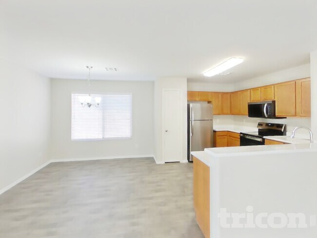 Foto del edificio - 11445 W Cambridge Ave