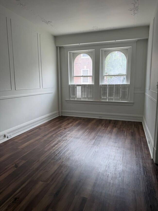 Building Photo - 110 S Beaver St
