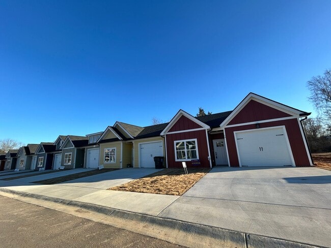 Building Photo - BRAND NEW Charming 2 Beds, 2 Baths, 1 Car ...