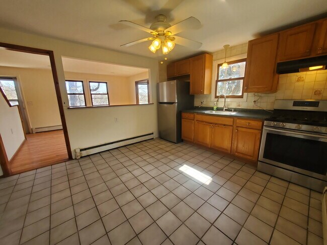 Foto del edificio - 5 Woodlawn Ave