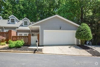 Building Photo - 2992 Crosswycke Forest Dr